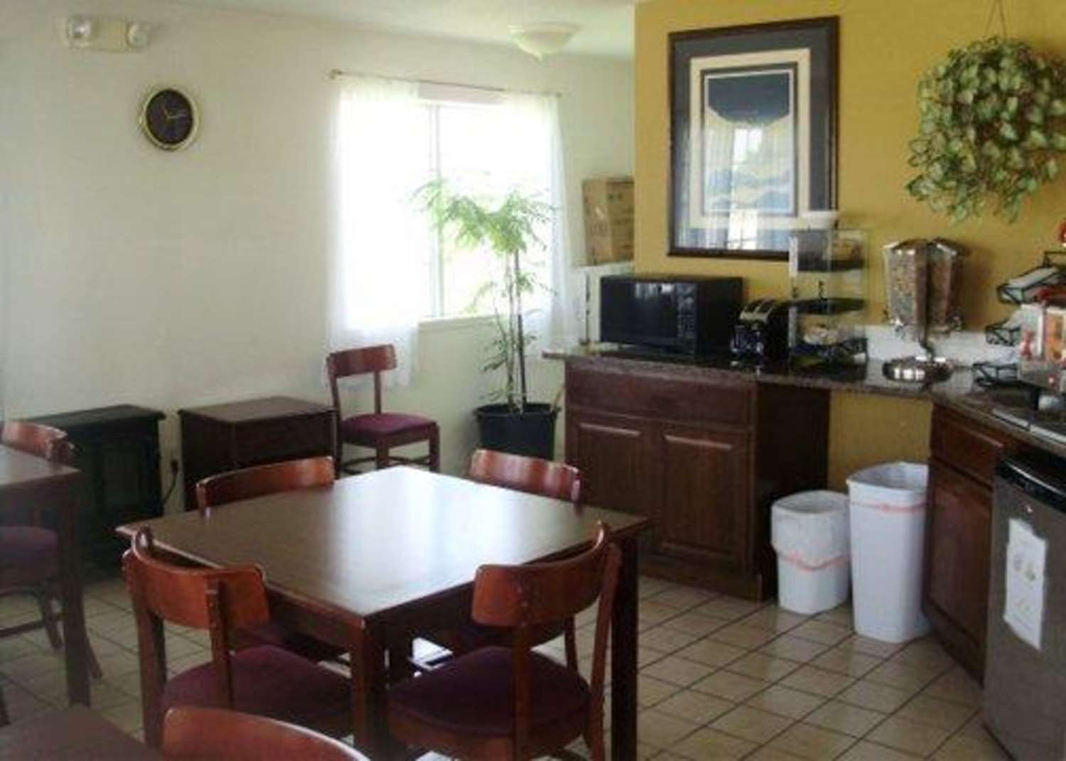 Rodeway Inn Goddard KS 9/10