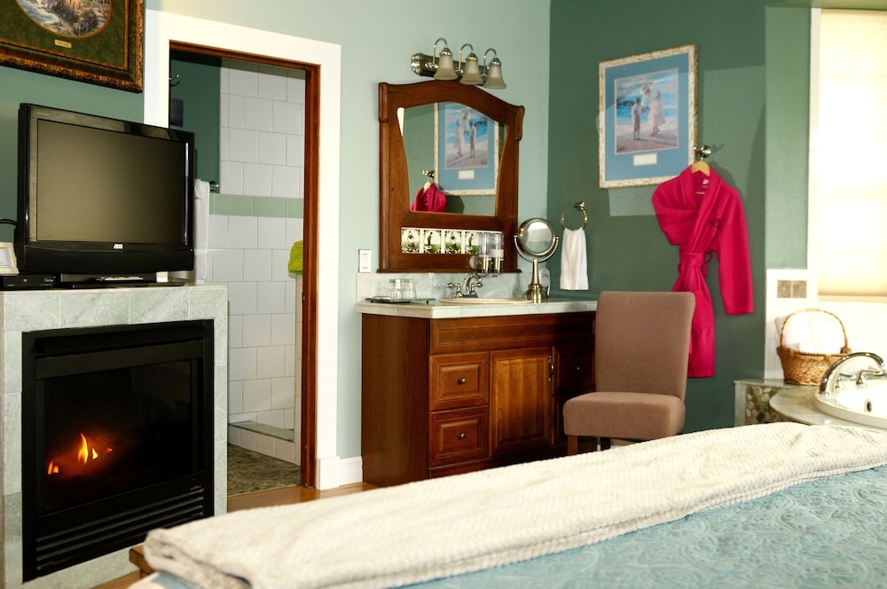 The Collins Inn And Seaside Cottages - Adults Only 7/77
