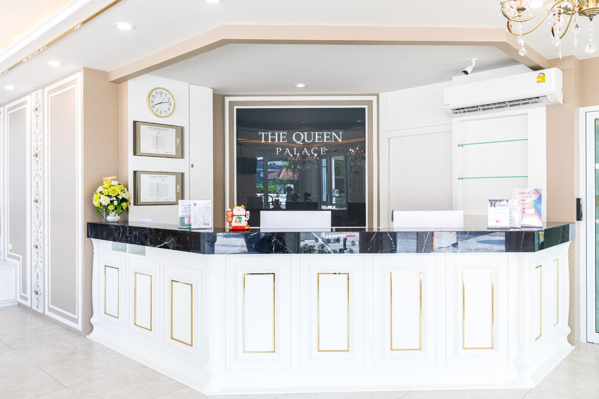 The Queen Palace 15/38