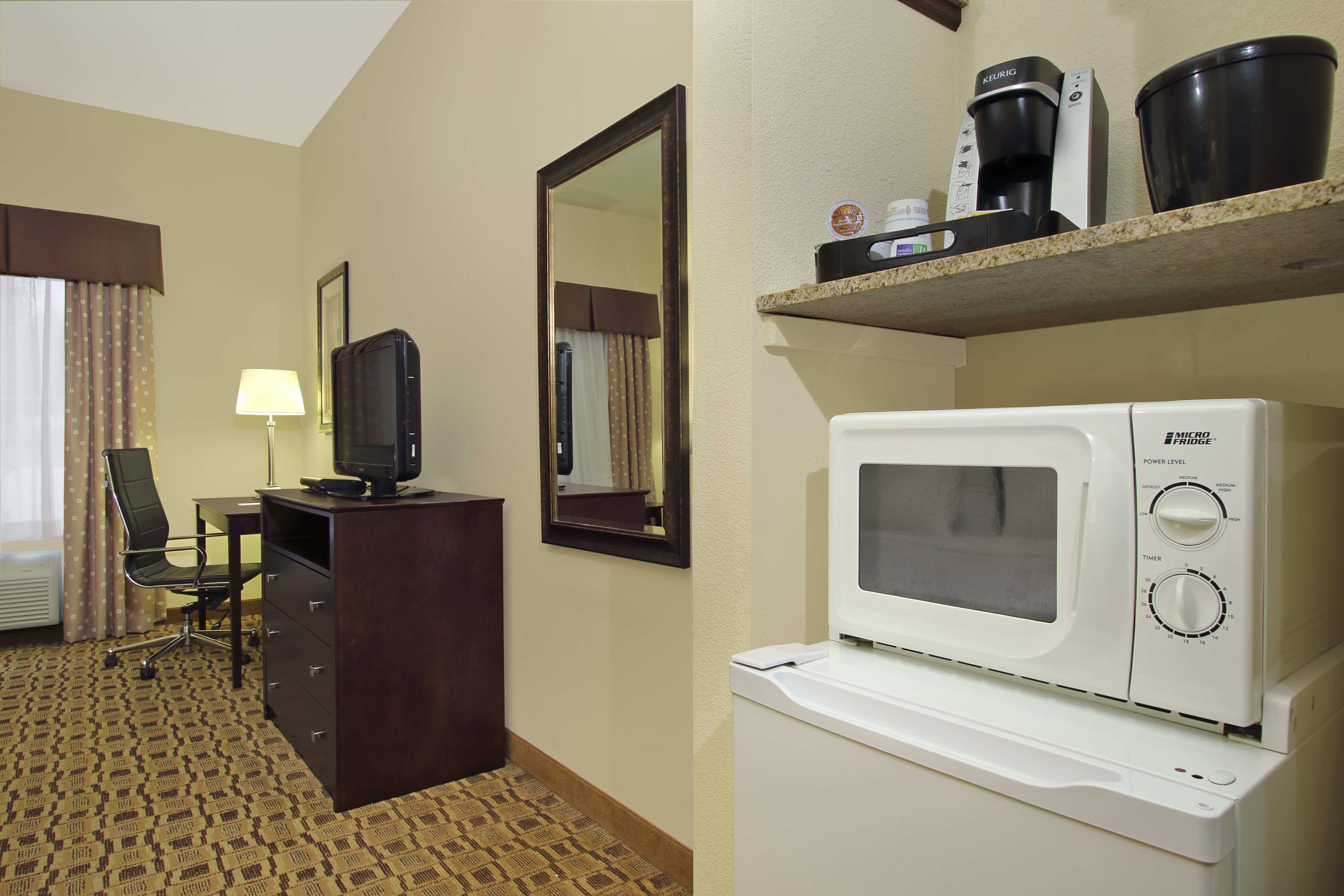 Holiday Inn Express Boonville 50/50