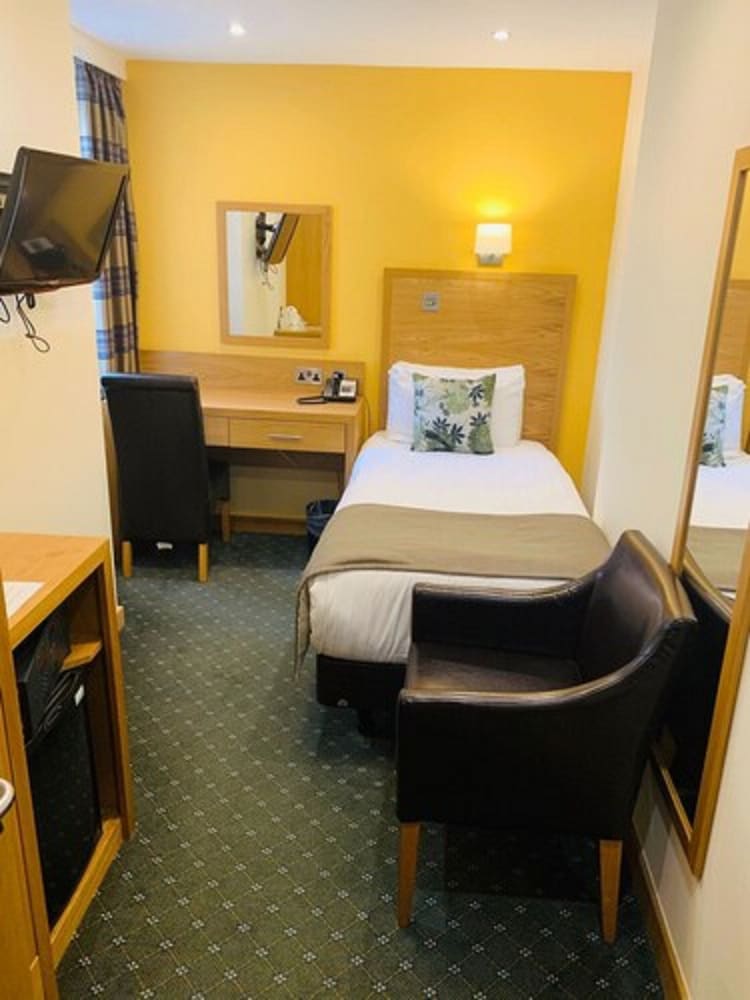Regency Hotel Parkside 13/26