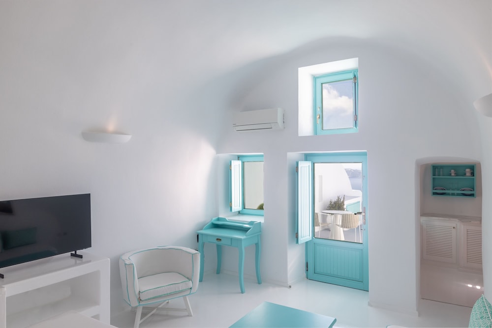 DREAMS LUXURY SUITES 42/50