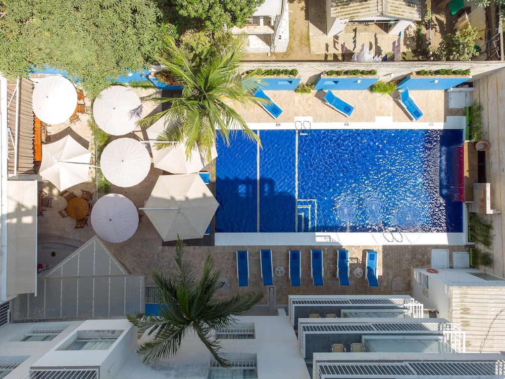 Santorini Hotel And Resort 14/87