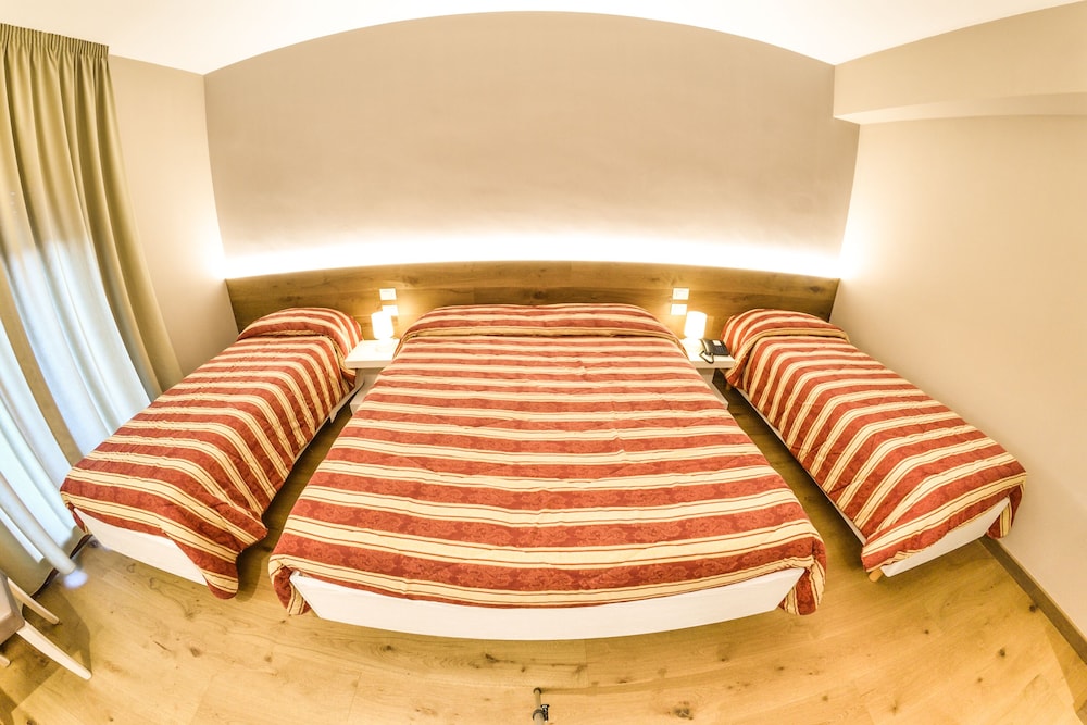 GRAND HOTEL EUROPA 16/50