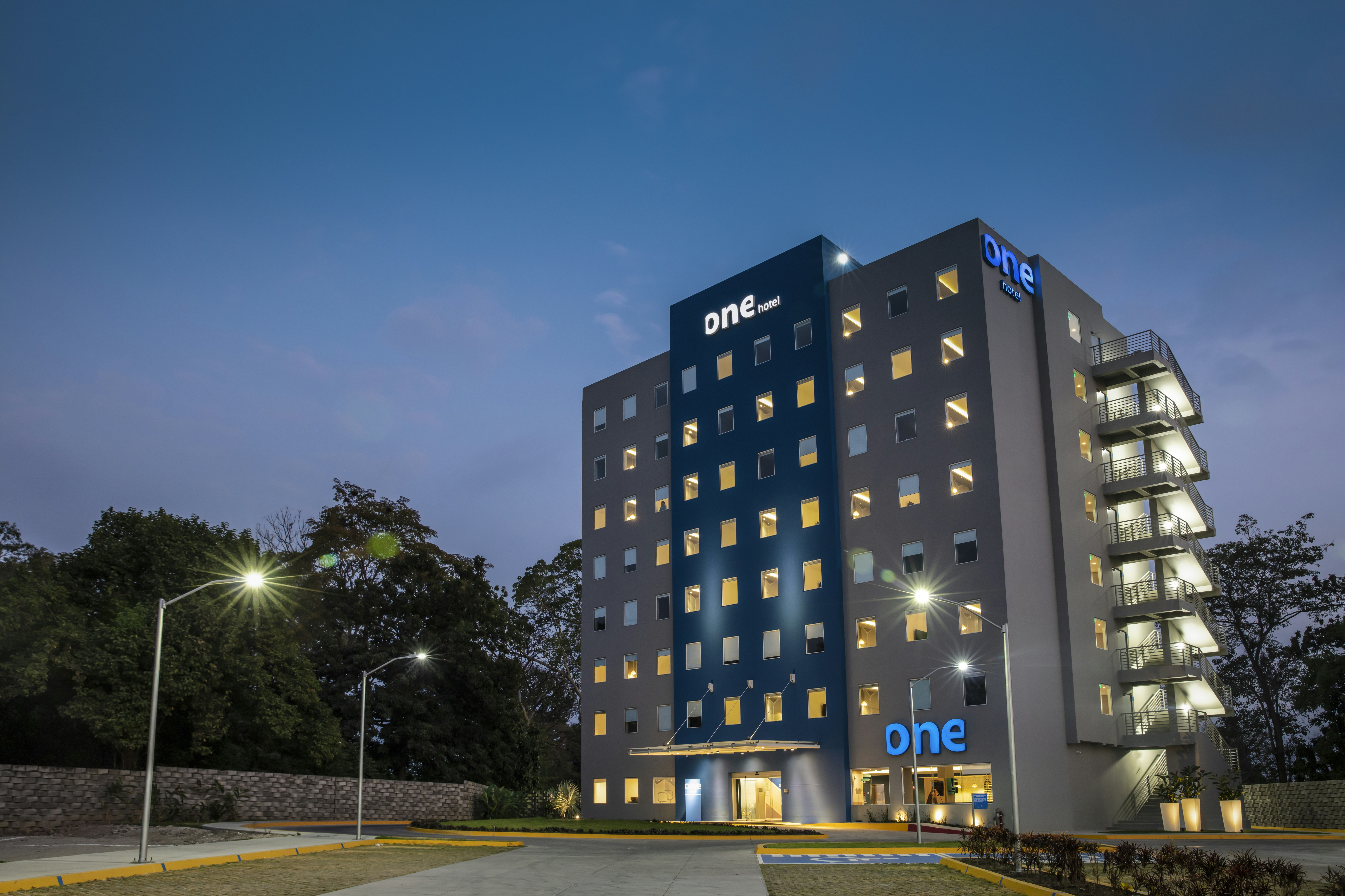 One Tapachula 1/50