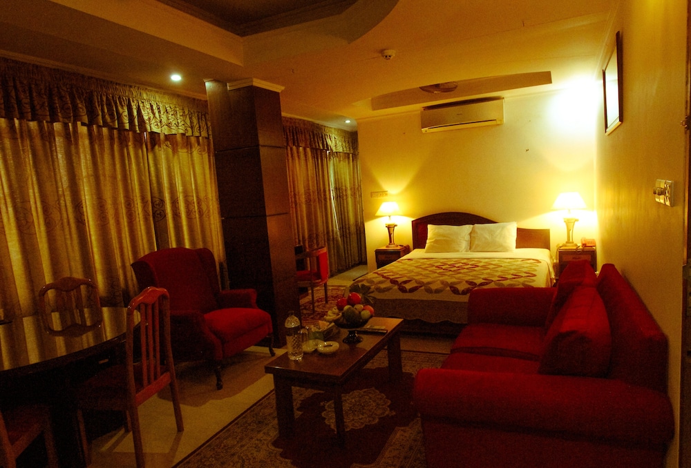Sea Shell Hotel 35/40