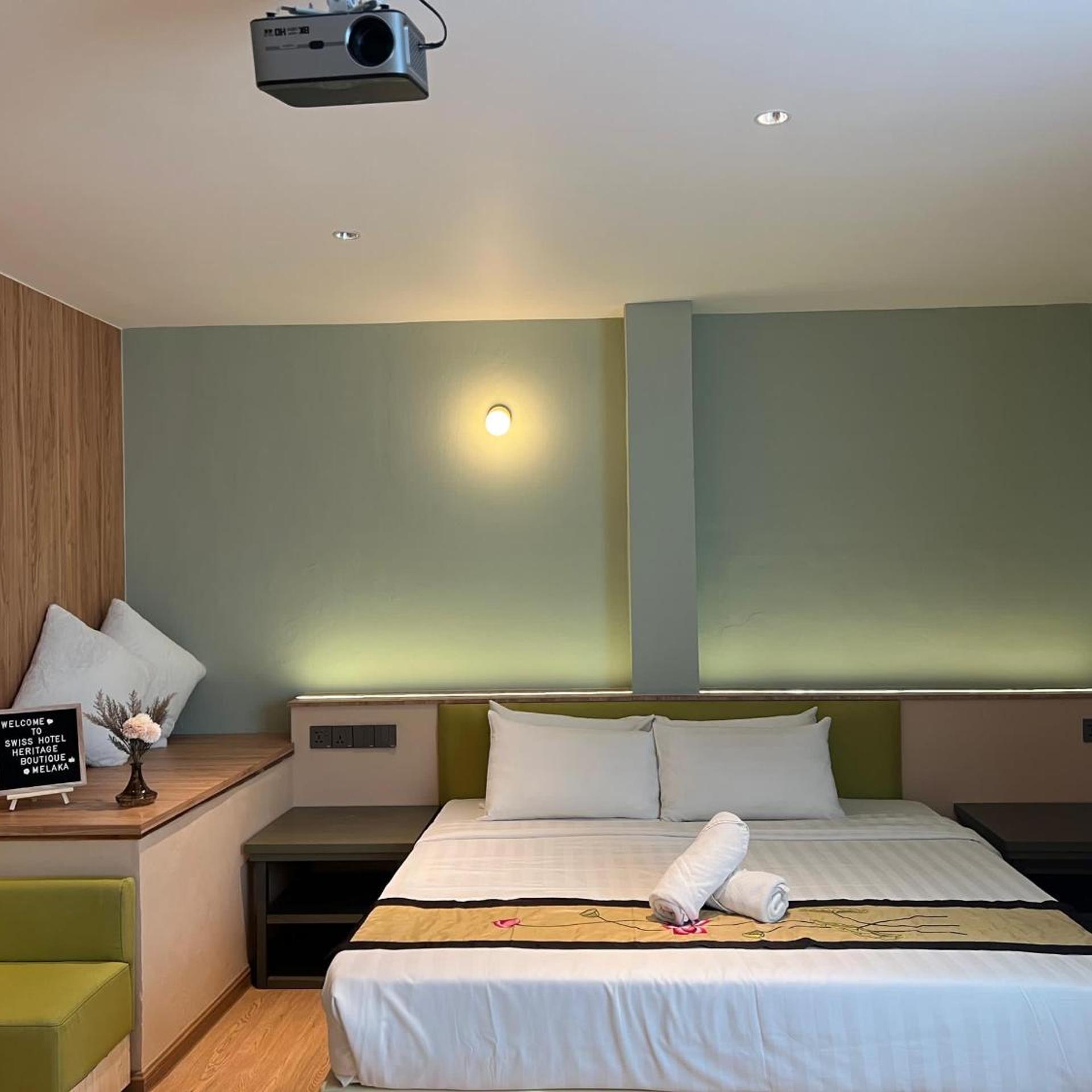 Premier, Deluxe, Studio, Suite, Bathtub