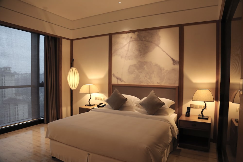 Amitabha Hotel 12/47