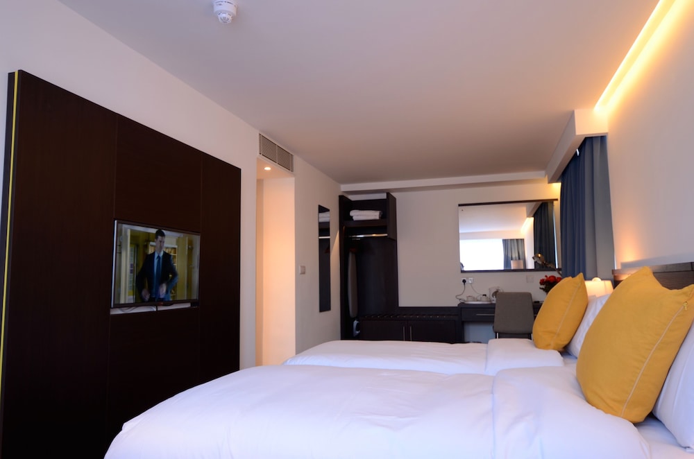 Pelican London Hotel And Residence 19/37