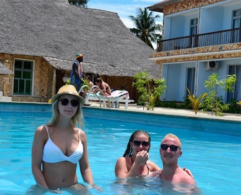 Serene Beach Resort 14/76