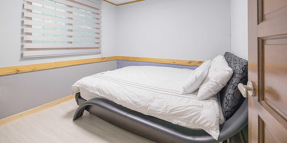 Gyeongju Cabin House Pension 12/50