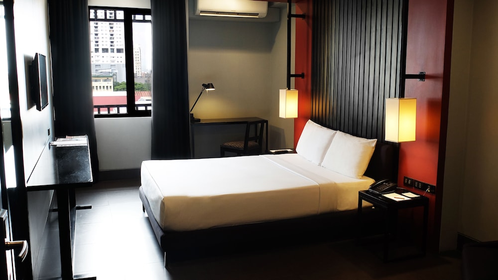 Room at Amelie Hotel Manila, MANILA