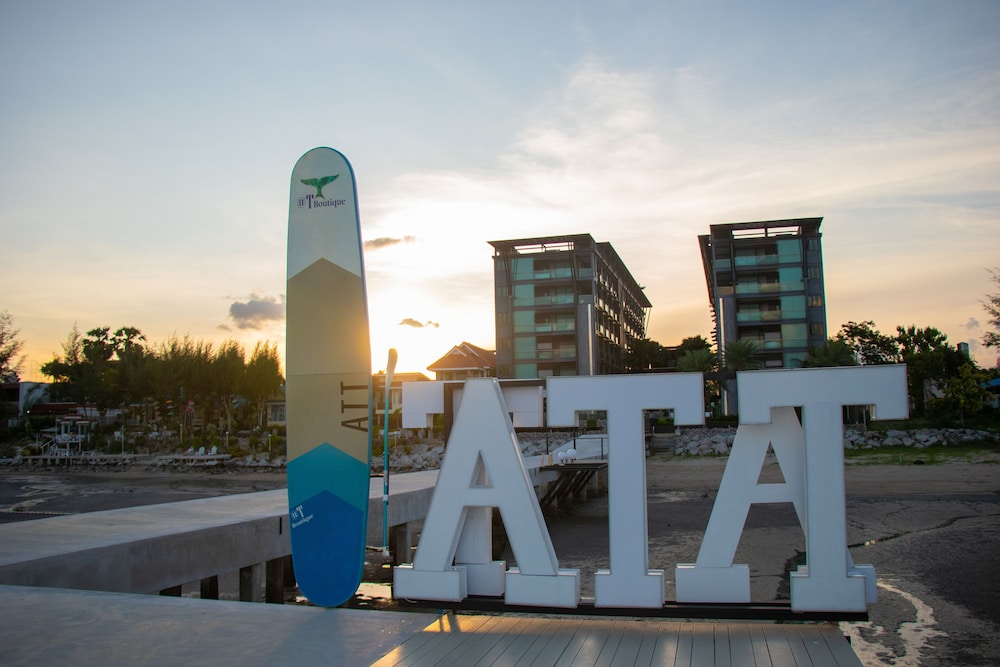 Att Boutique Hotel 63/66