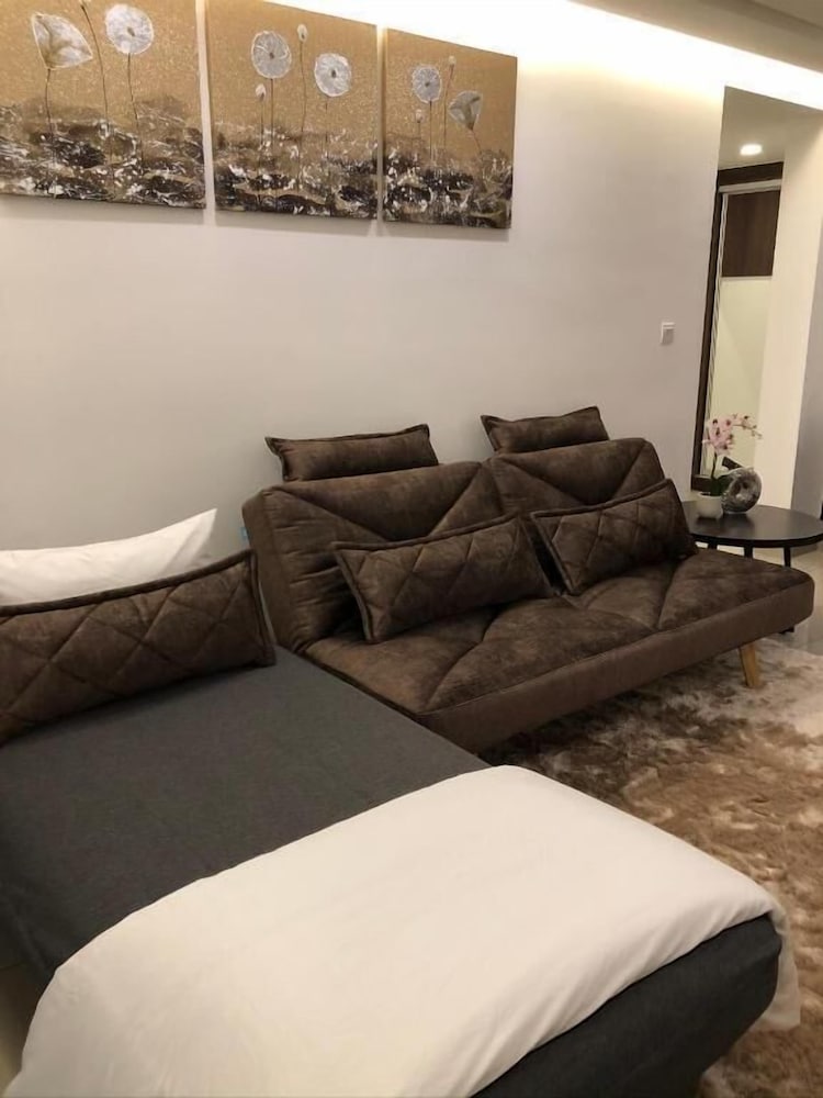 Sky D'Mont Suites 32/50