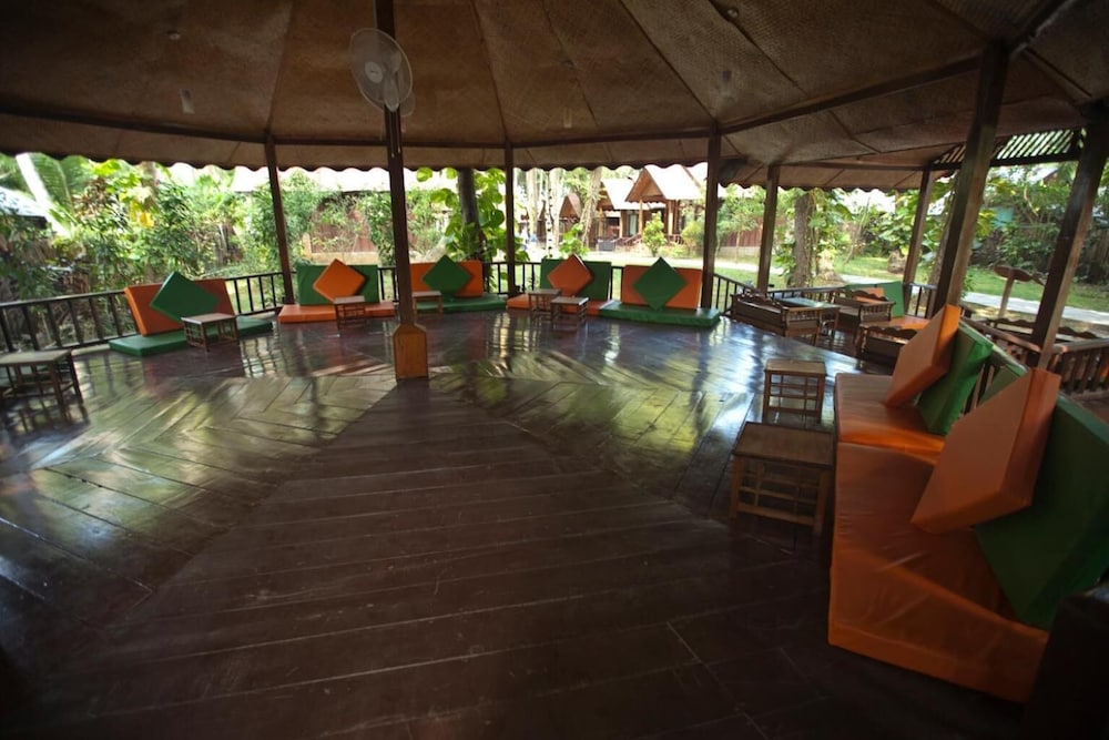 Symphony Palms Beach Resort 31/57