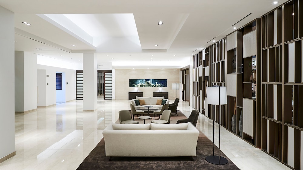 The Suites Hotel Jeju 46/73