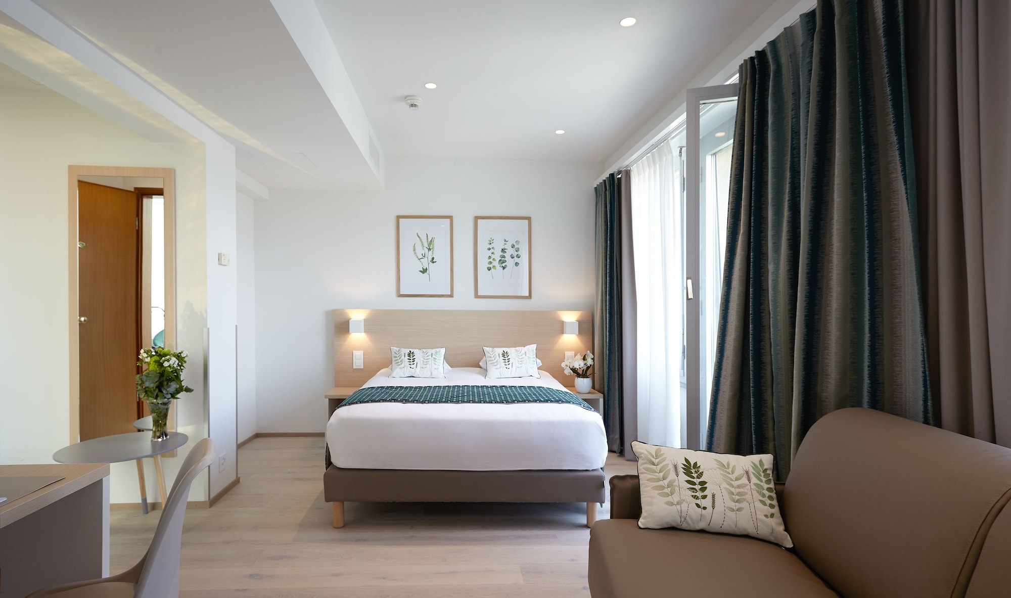 SUPERIOR, DOUBLE BED