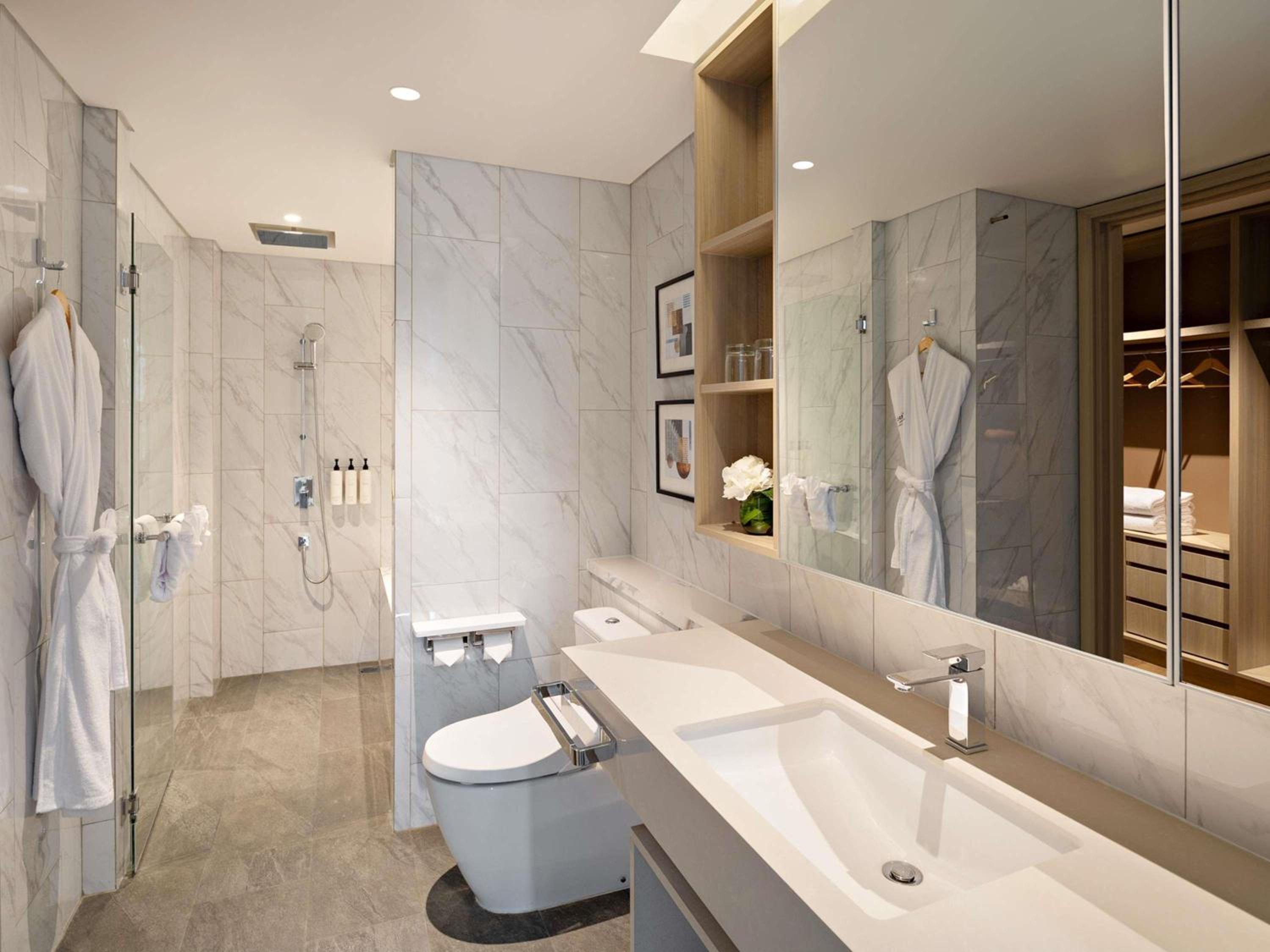 2 Bedrooms, Signature, Swiss, Apartment, King and Queen Bed، Swissotel Living Jakarta Mega Kuningan 3/8