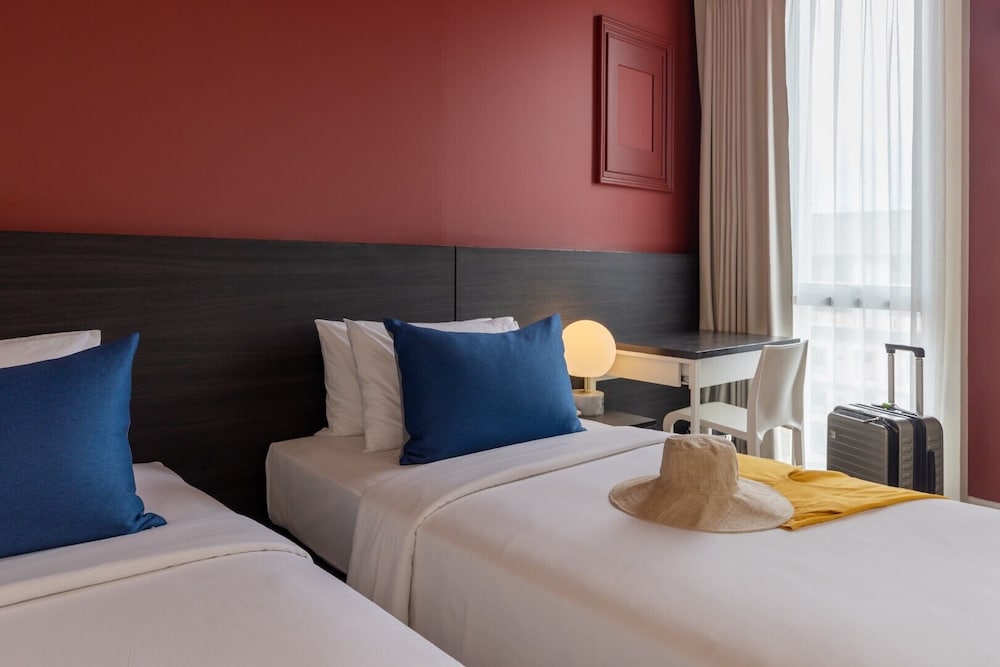 COMFY, SUITE, DOUBLE OR TWIN BED