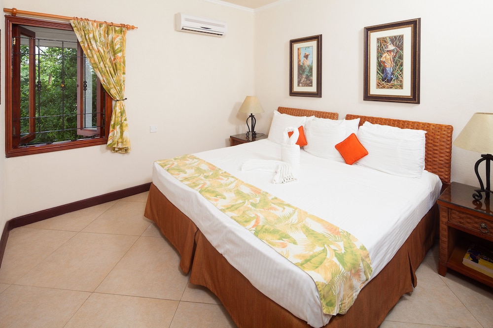 Sugar Cane Club Hotel & Spa 12/43