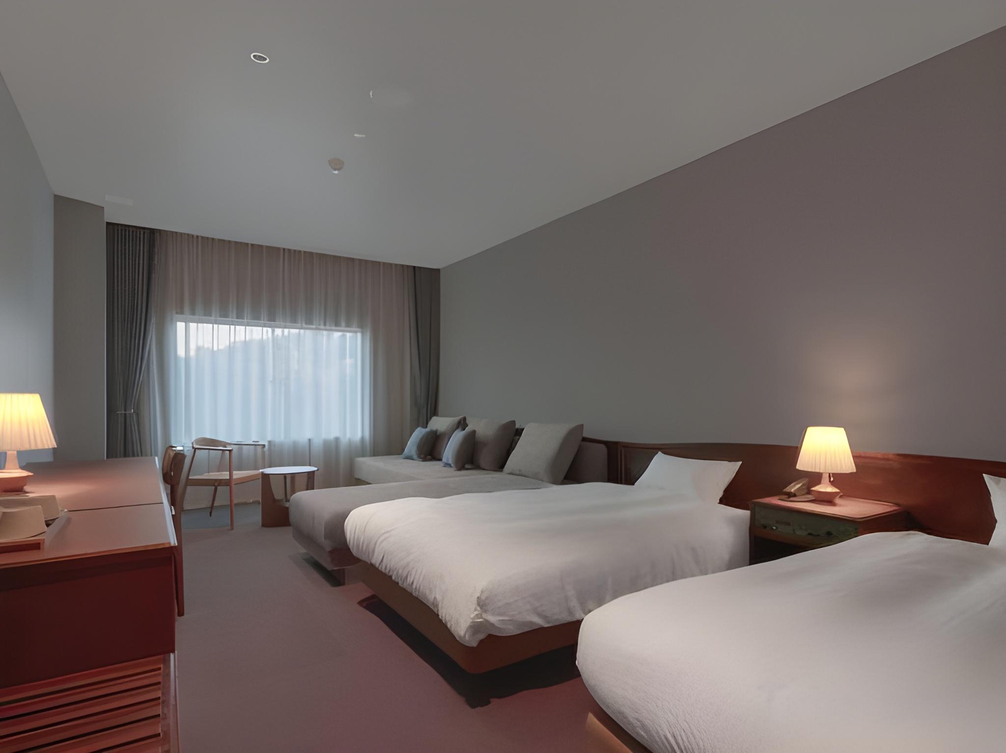Economy, Twin Beds, Forest Side, No View
