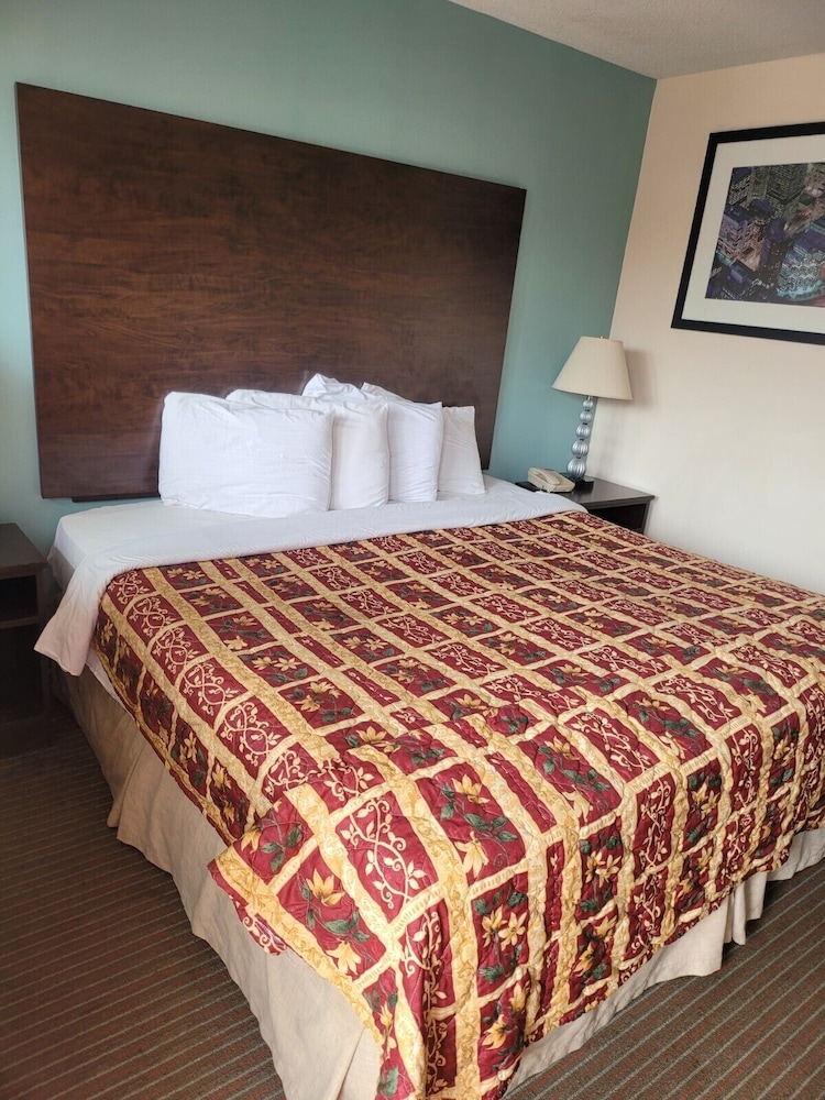 Sterling Inn Niagara Falls Near Iag Airport 11/40
