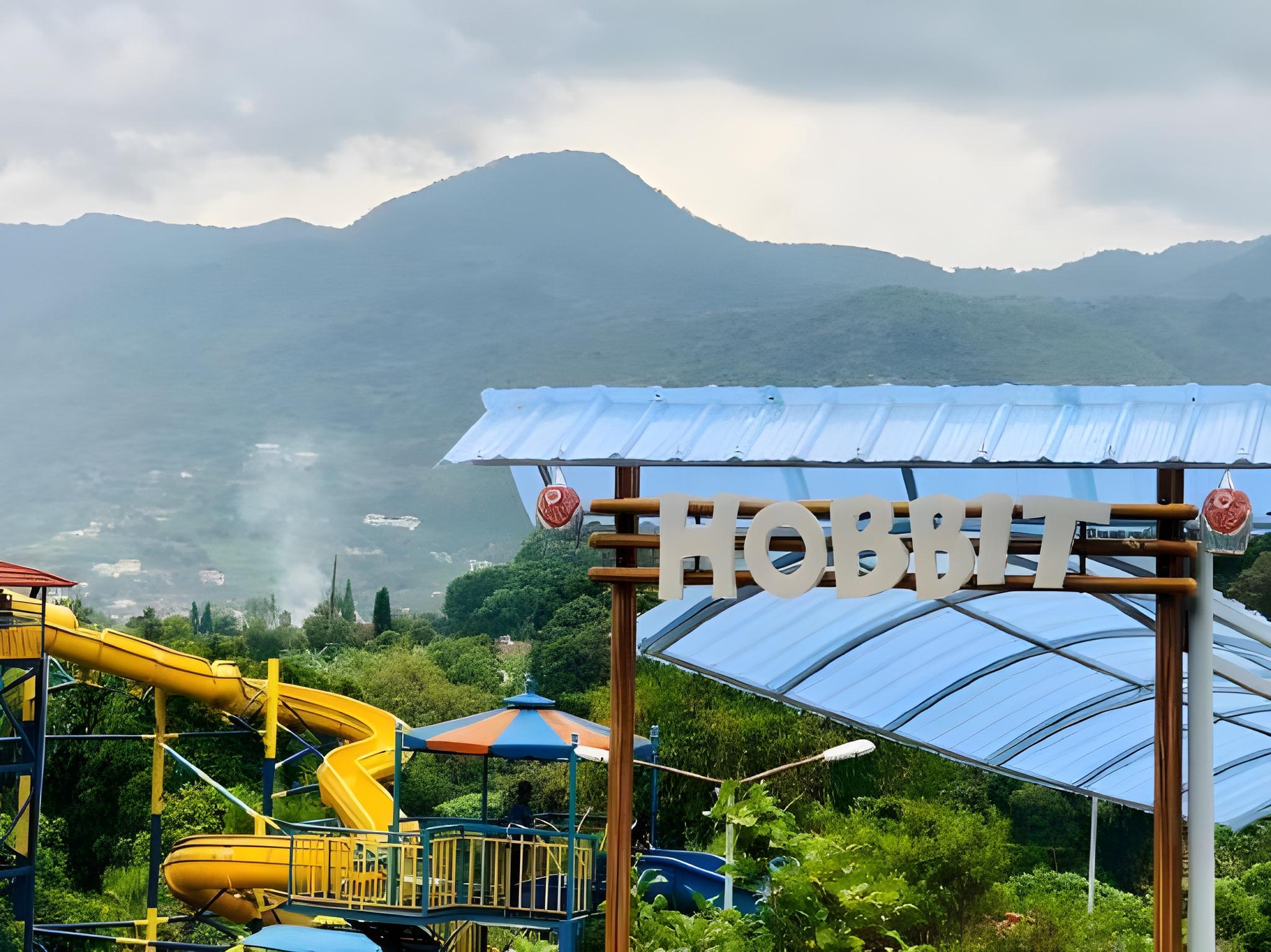 Seruni Hotel Hobbit House 3/26