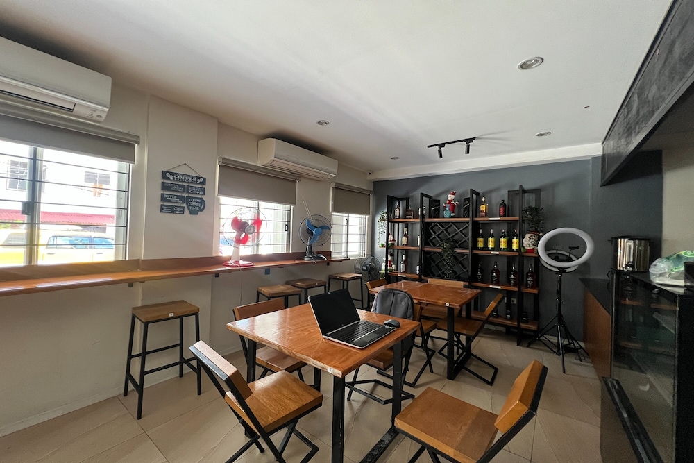 Khotel near T3 Airport 44/48