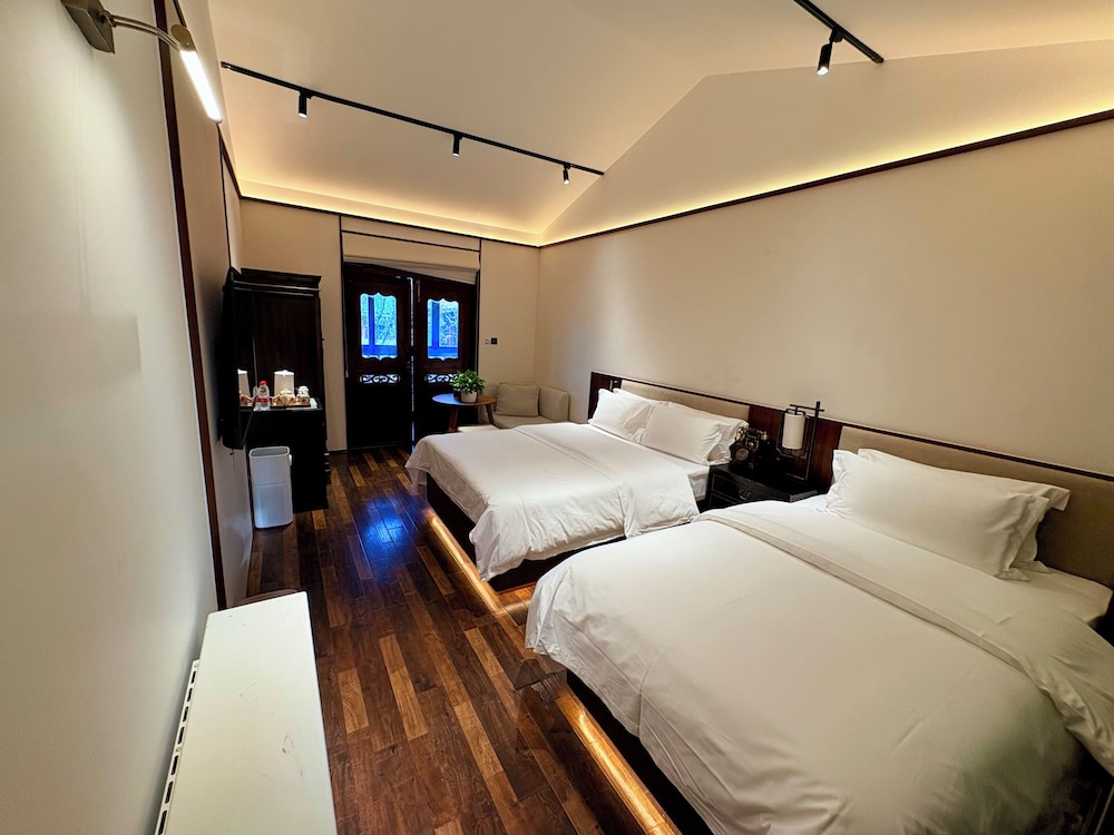 PREMIER, DOUBLE BED