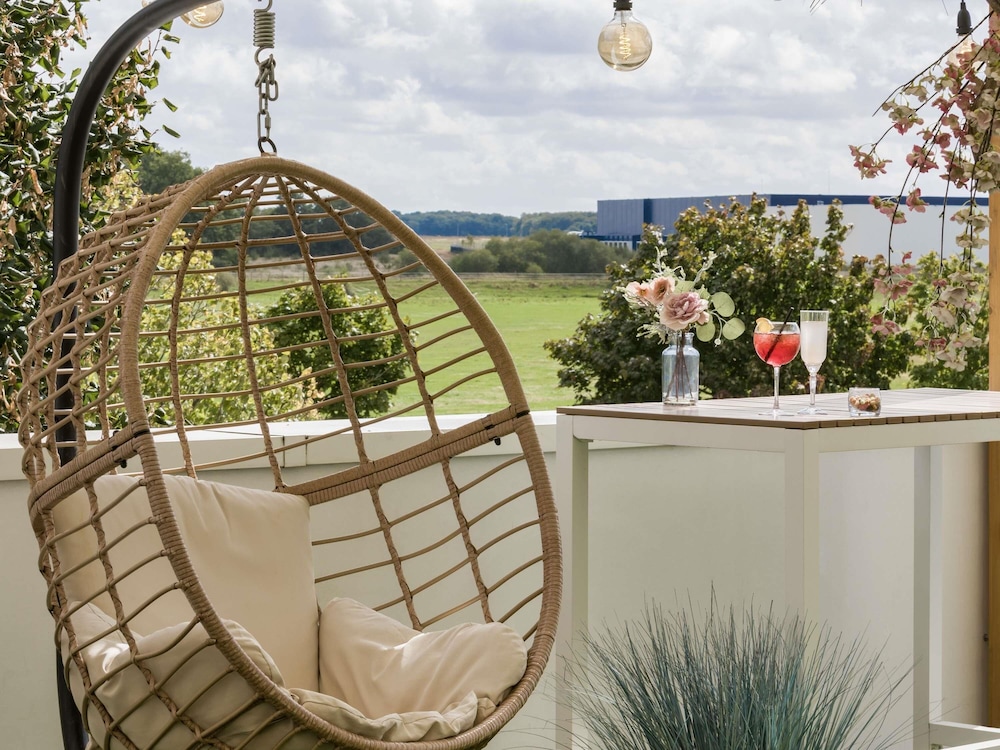 MERCURE Chartres Est 62/65