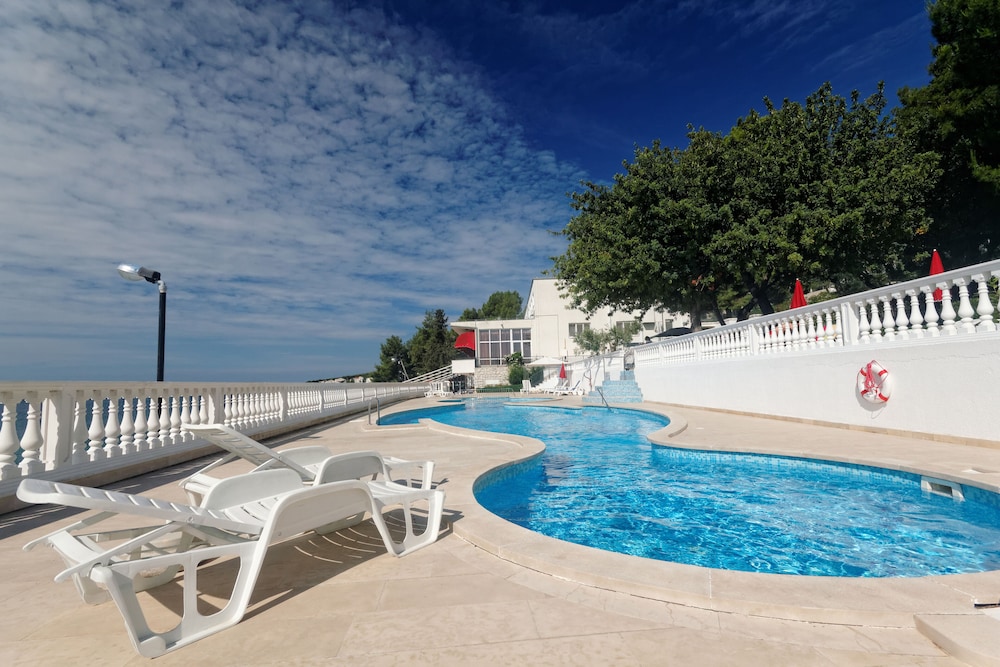 All Inclusive Hotel Val 45/50