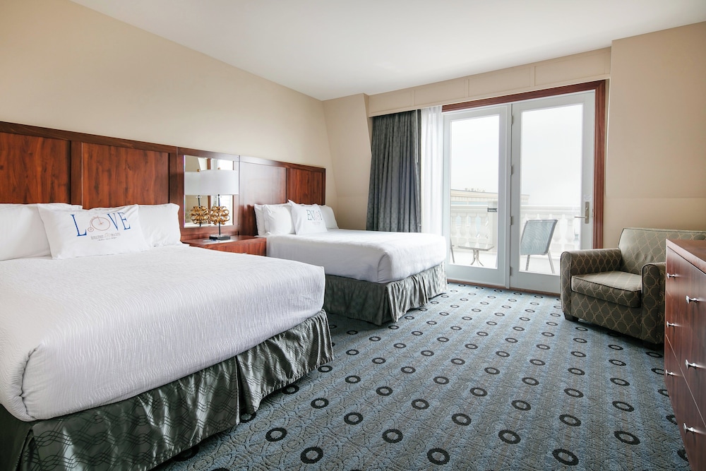 Bicycle Street Inn and Suites 12/50