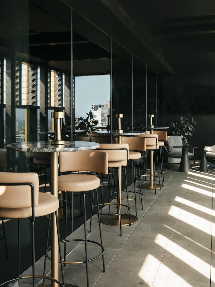 Quincy Hotel Melbourne 54/70