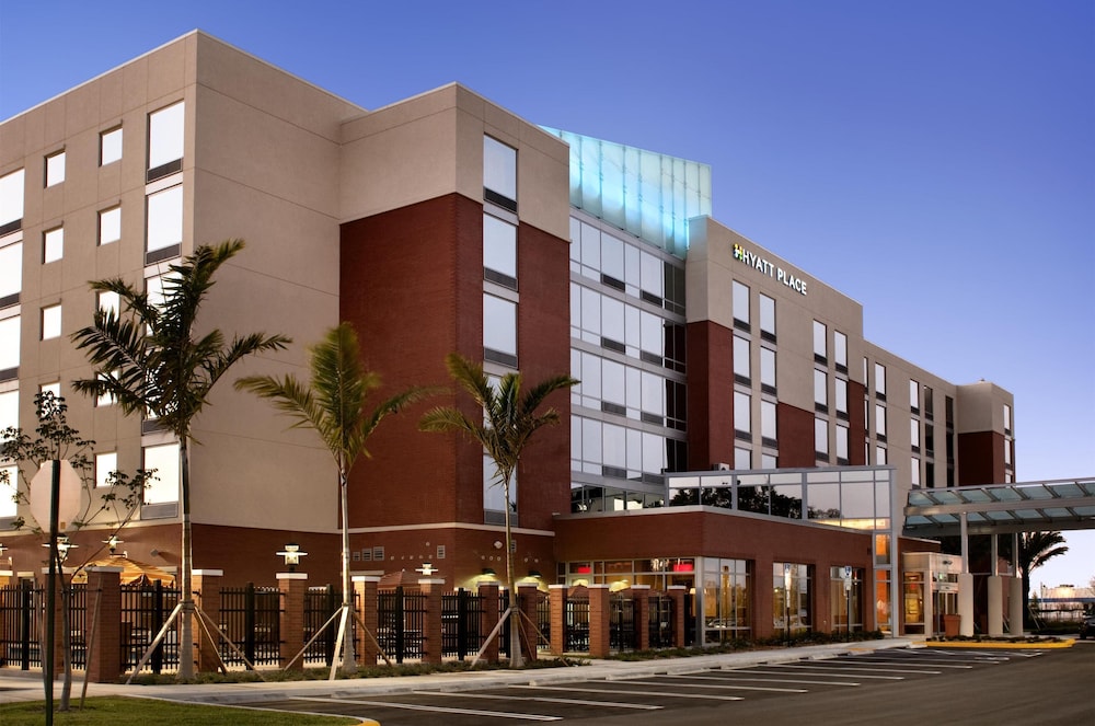 Hyatt Place Shenzhen Dongmen 76/79