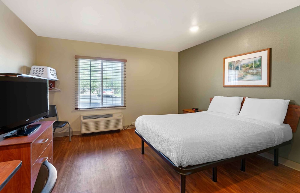 Extended Stay America Select Suites Akron South 26/51