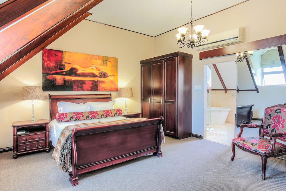 Sunninghill Guest Lodge 6/36