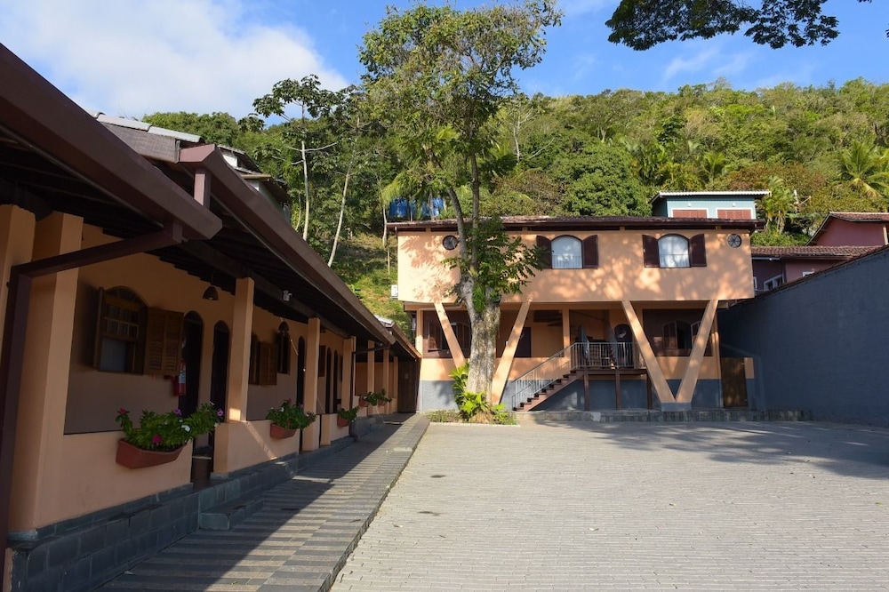 Recanto Das Carpas 62/66