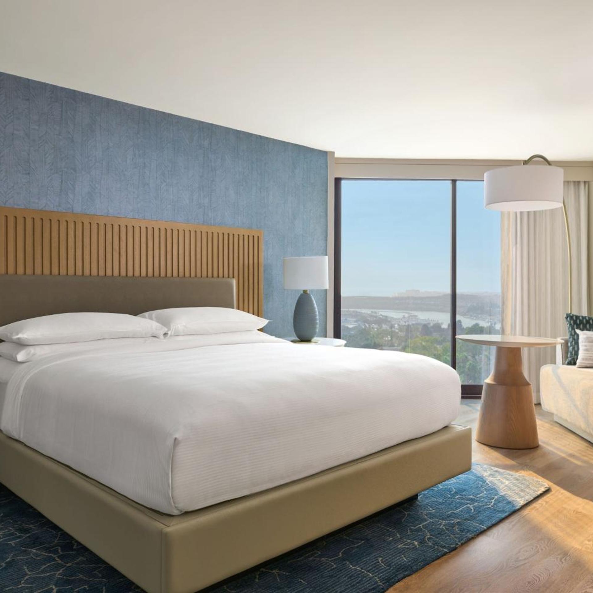 Sky, Panorama, Suite, King Bed, Ocean View, Balcony