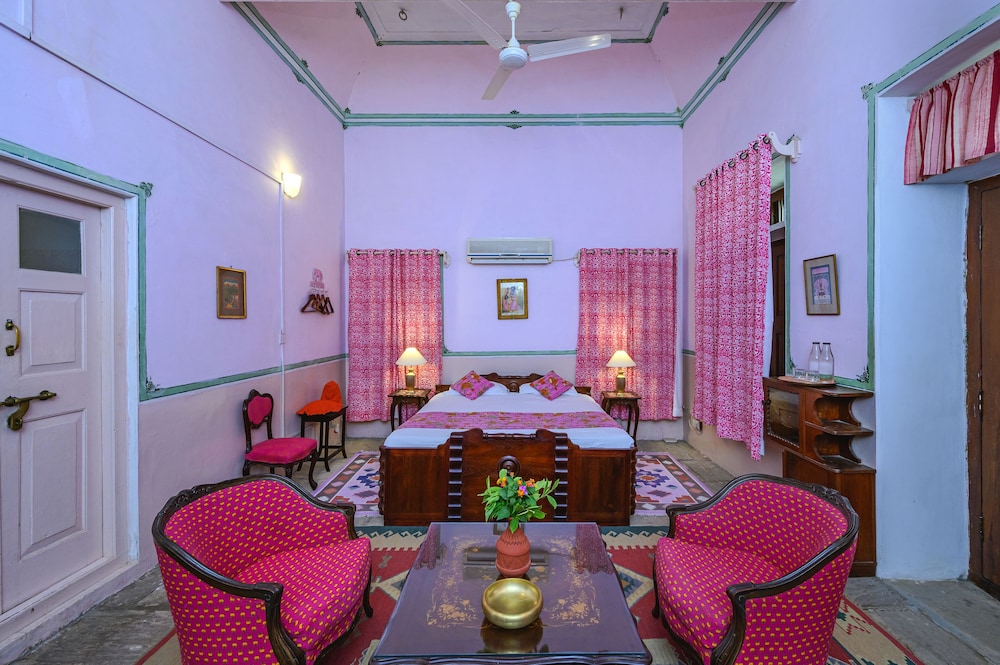 The Piramal Haveli (20th Century; Shekhavati, Rajasthan) 24/39