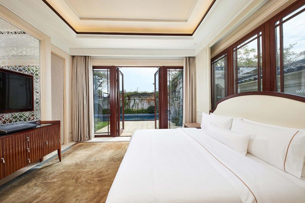 1 Bedroom, Villa, King Bed, Ocean Front, Private Pool, Large