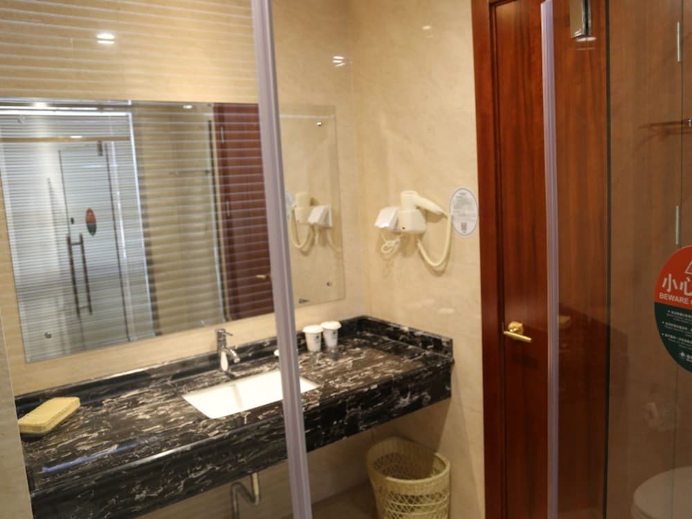Greentree Inn Xizhou Fanshi County Bus Station Hotel 26/27