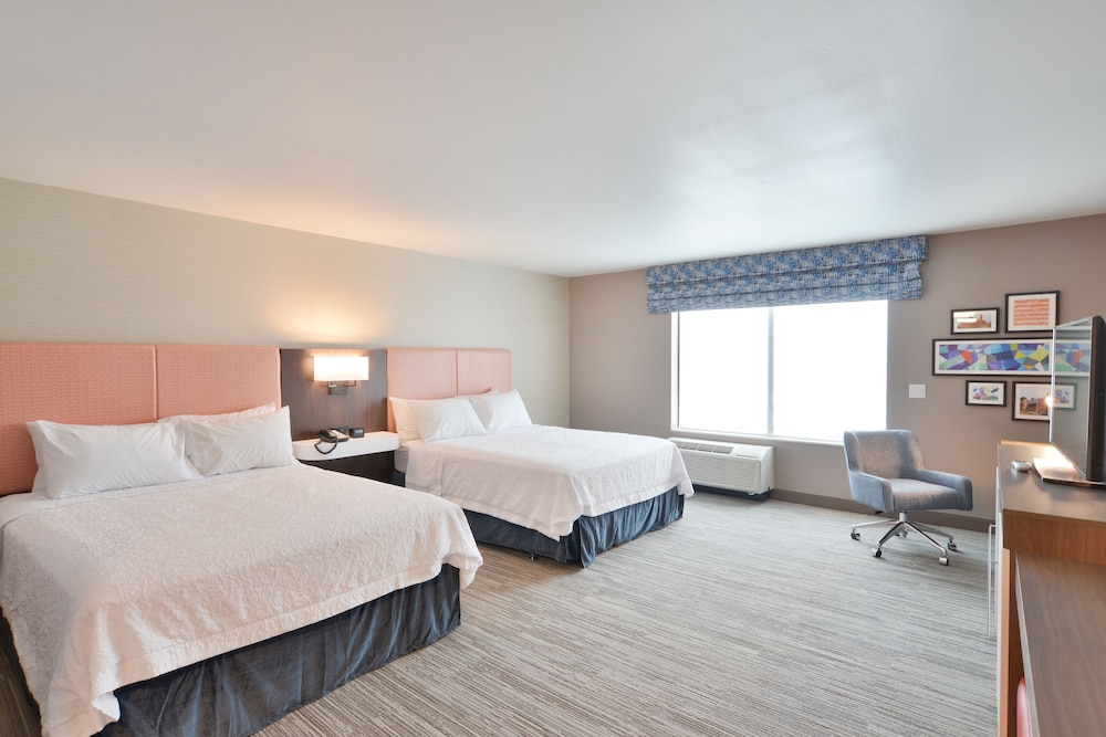 Hampton Inn & Suites Menomonie-UW Stout 16/39