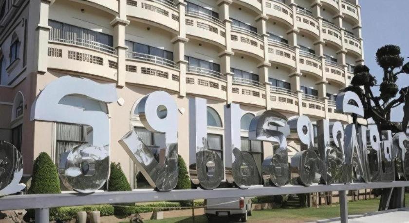 Phitsanulok Orchid Hotel 8/50