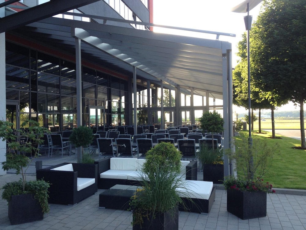 NOVINA HOTEL HERZOGENAURACH HERZO-BASE 5/66