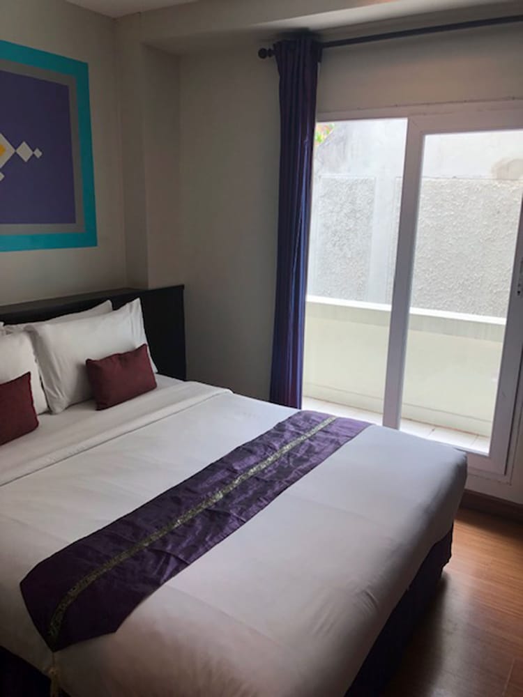 Sawasdee Hotel At Sukhumvit Soi 8 17/48