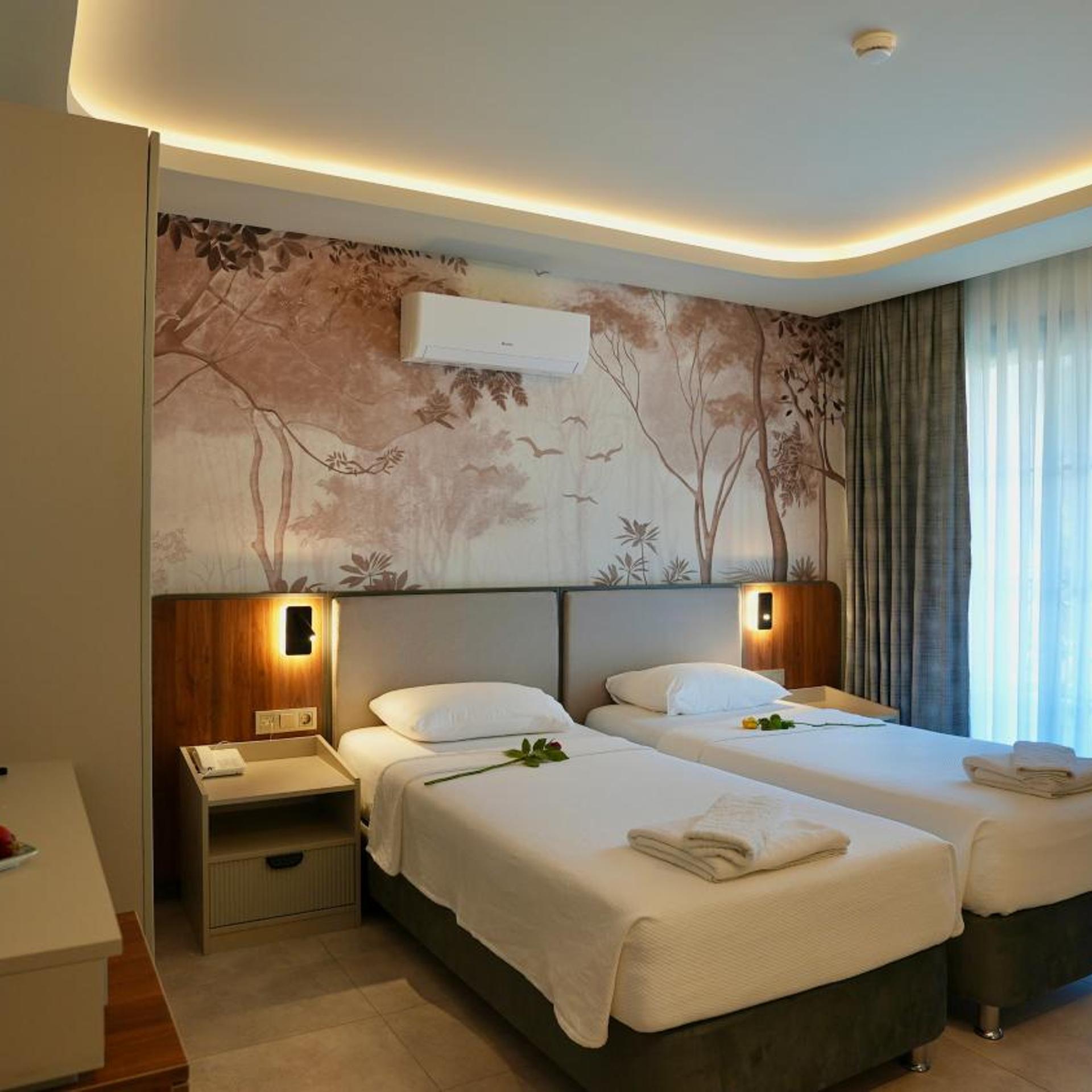 DELUXE, TWIN BEDS