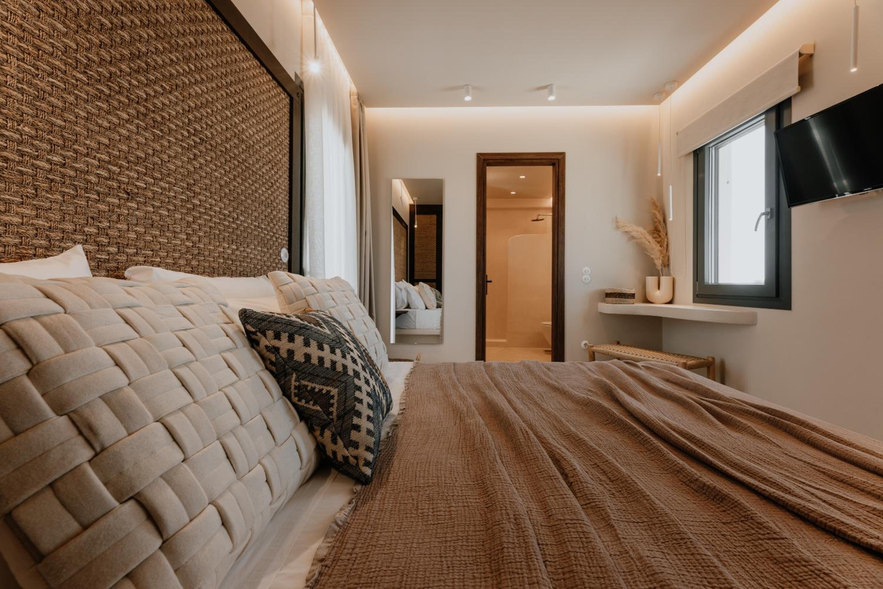 Penthouse Suite, Hot Tub, Pool Access