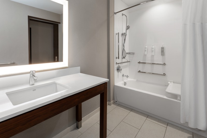 Hampton Inn By Hilton Nashville Airport Century Place 41/42