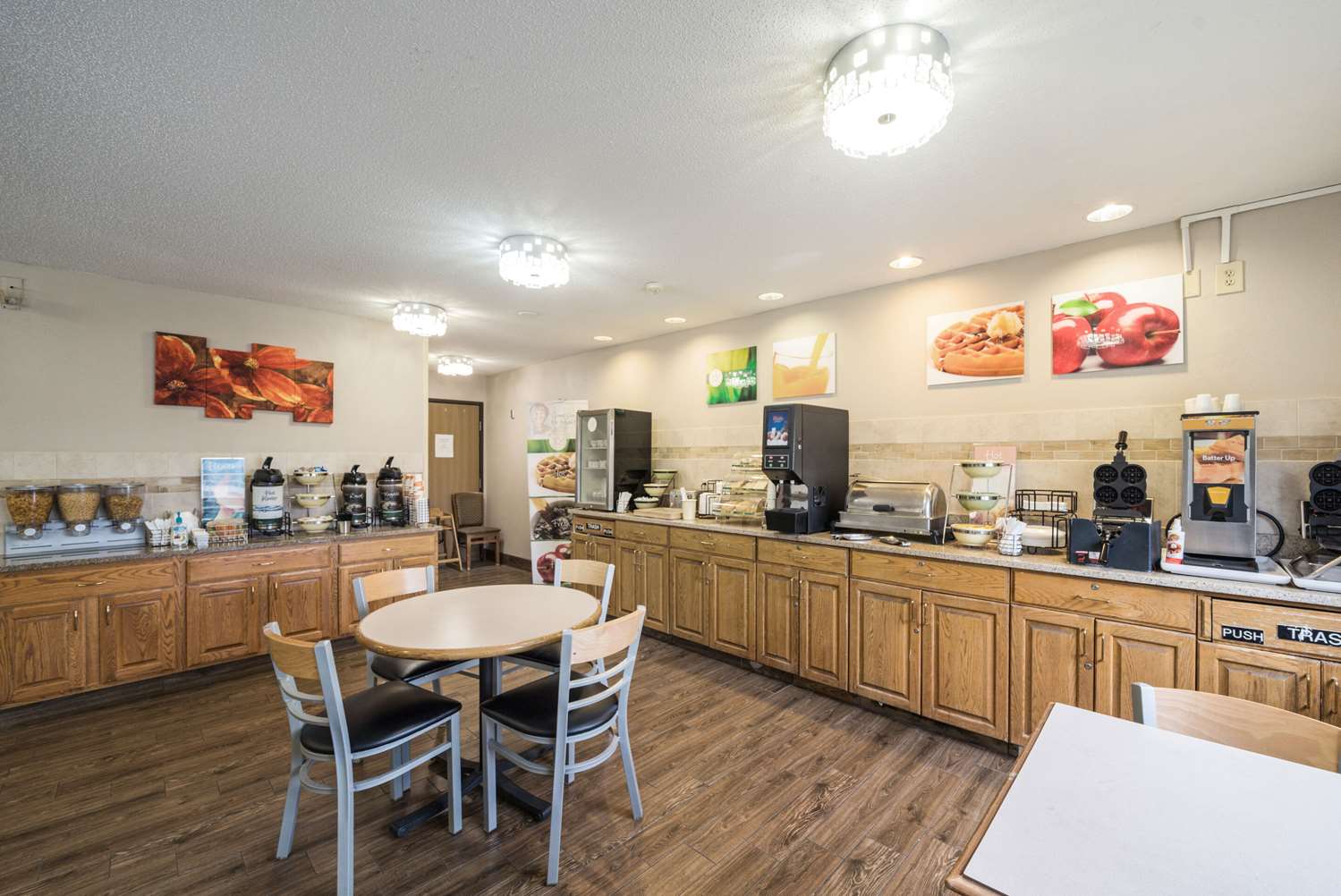 Quality Inn & Suites Sioux Falls South, SD 6/7