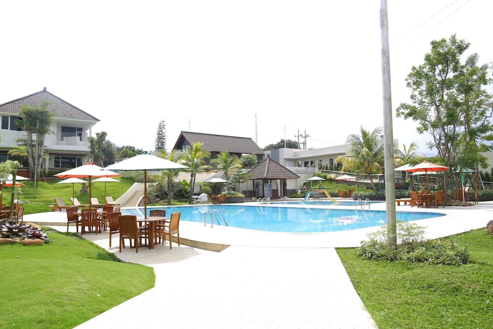 SAMARA RESORT 67/72